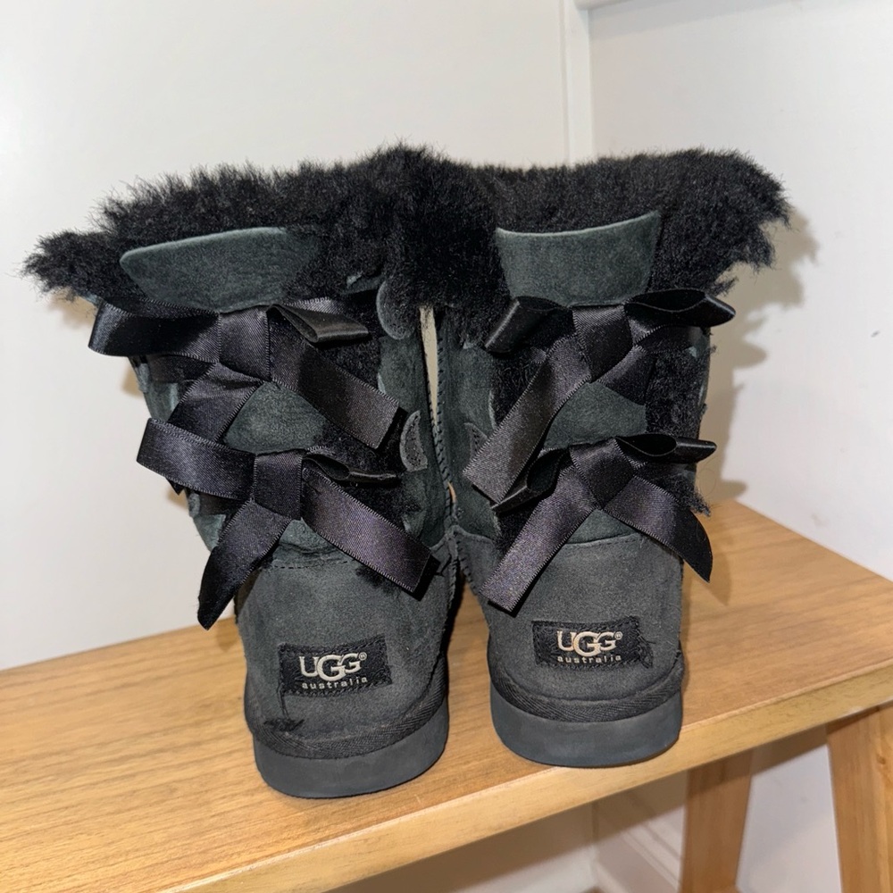 UGG  Classic Bailey Bow Winter Boot  Women US 5 Black